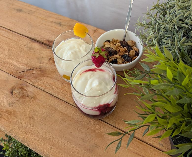 Yoghurt & Muesli Pot (BERRY)