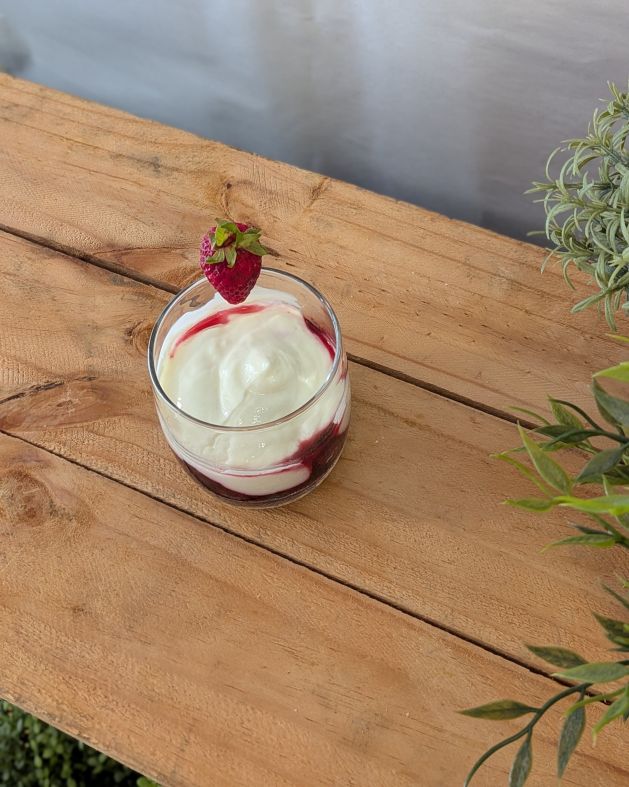 Yoghurt & Muesli Pot (BERRY)