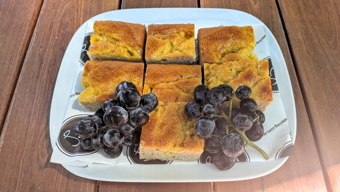 Allergen friendly cake