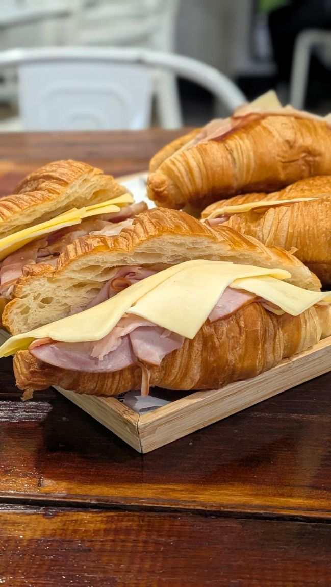 Jumbo Croissant - Ham & Cheese