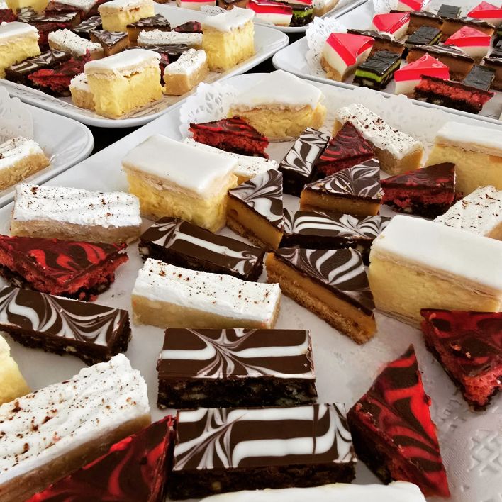 Mixed Slice & Cake Platter/Box