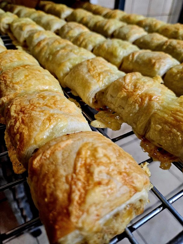 Party Cauliflower & Cheese Rolls (Vegetarian)