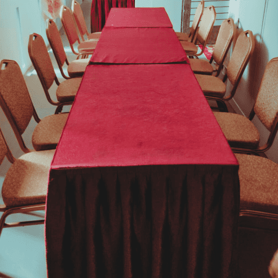 Rectangle Table + Tablecloth - 4Ft