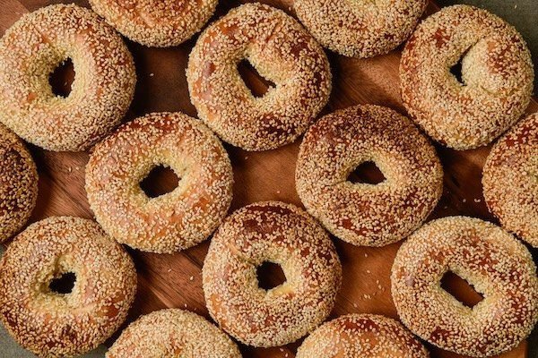 DOZEN BAGELS 
