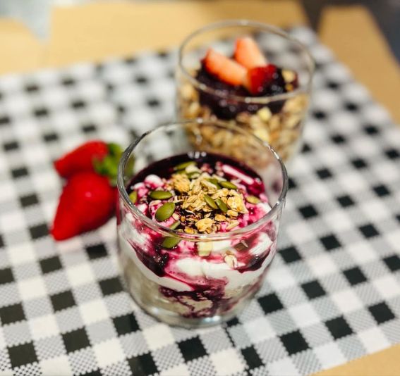 Breakfast Platters: Brekkie Cups 