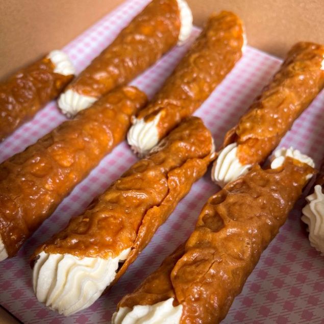 Brandy Snaps  with Fresh Vanilla Cream