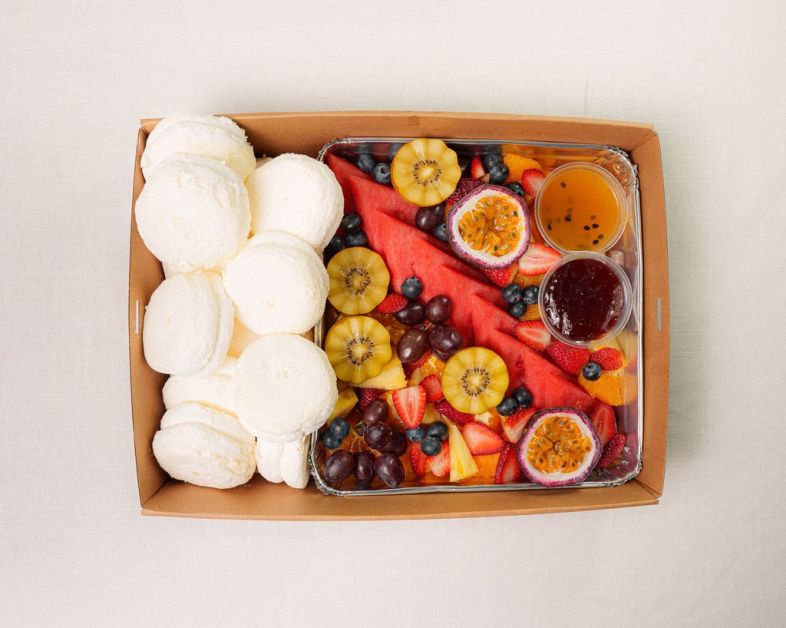 DIY Mini Pavlova Platter