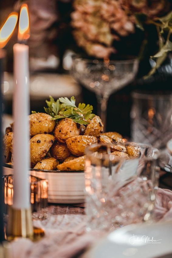 2026 lifestyle feast (Mains and sides on platters in the middle of the tables) Prefer tables of 10