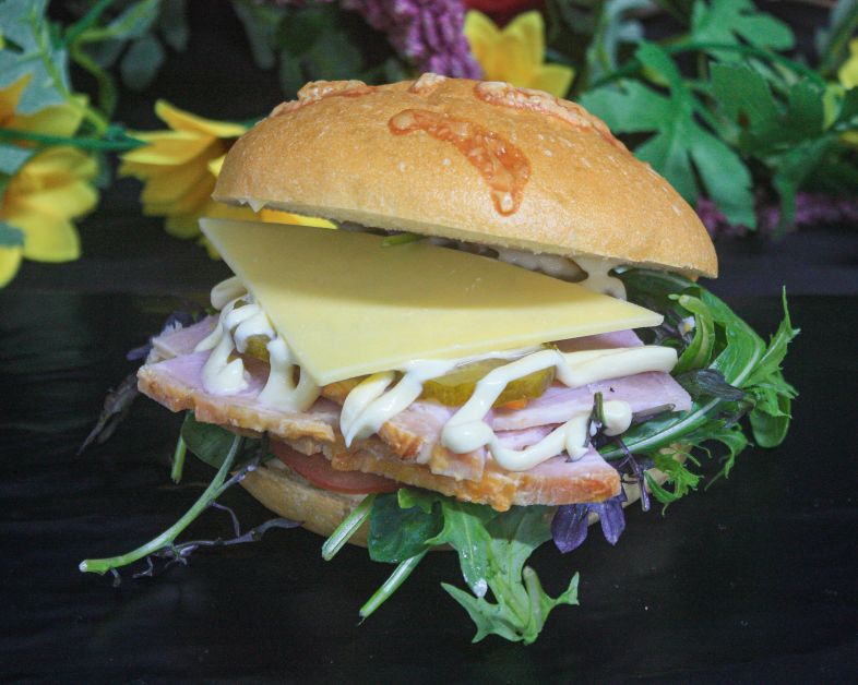 Cheese roll – Ham, dijonaisse, lettuce, cheese, tomato, gherkin