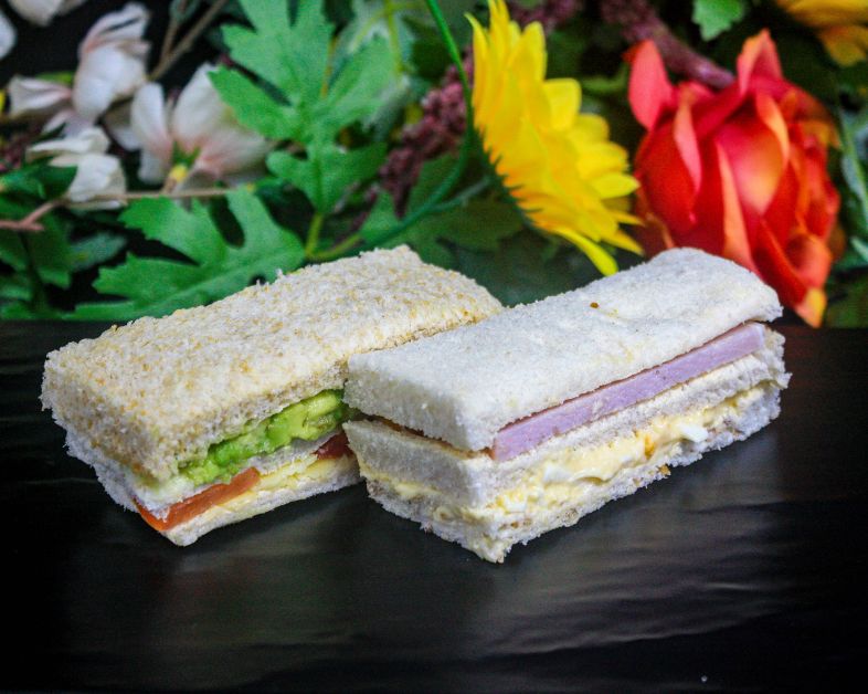 Finger sandwiches – Ham, egg salad/Smashed avocado, tomato, parmesan