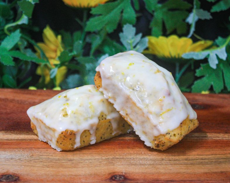 Lemon & poppyseed mini loaves with citrus glaze (v) 