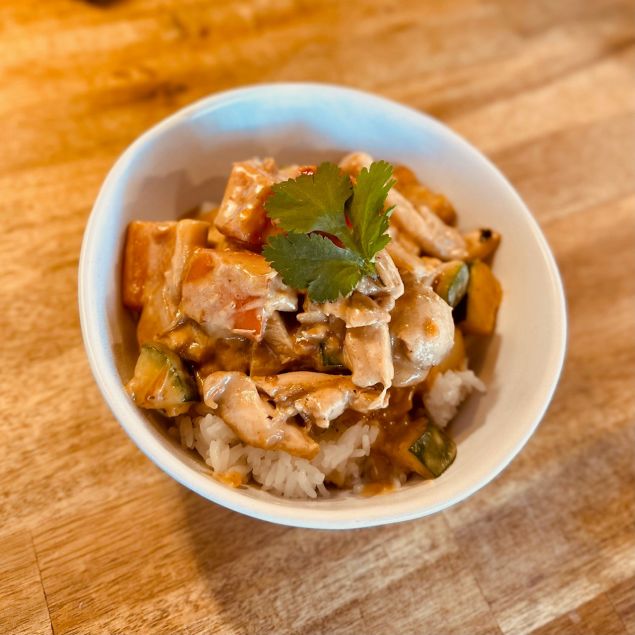 Satay Chicken w/Jasmine rice (Ind. Serve)