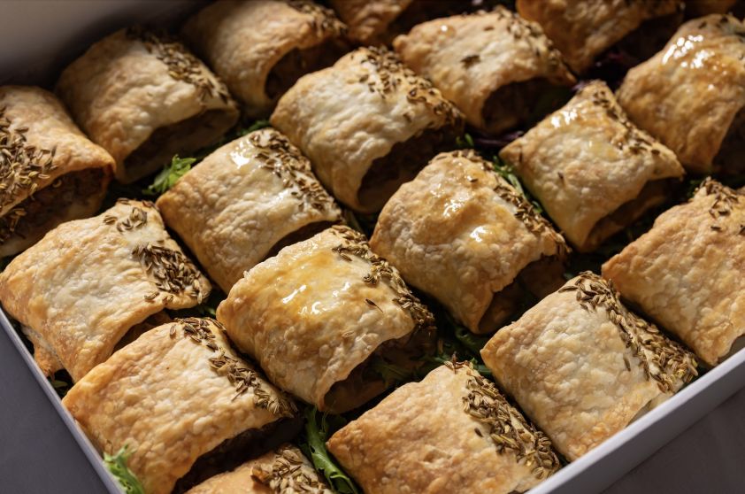 Box of 24 Pork and Fennel Sausage Roll with Tomato Sauce  