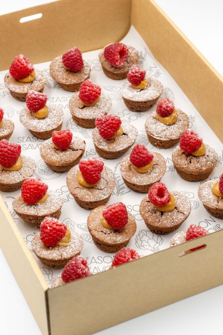 Flourless Chocolate Cake w Salted Caramel & Raspberry x 24