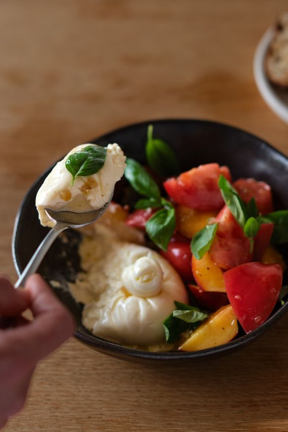 Burrata kit with Heirloom Tomato, Nectarine, Basil & Vanilla dressing 