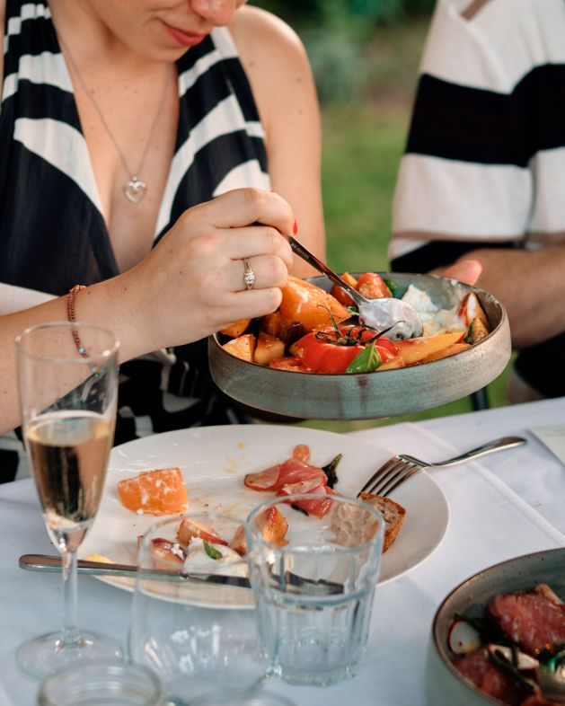 Burrata kit with Heirloom Tomato, Nectarine, Basil & Vanilla dressing 
