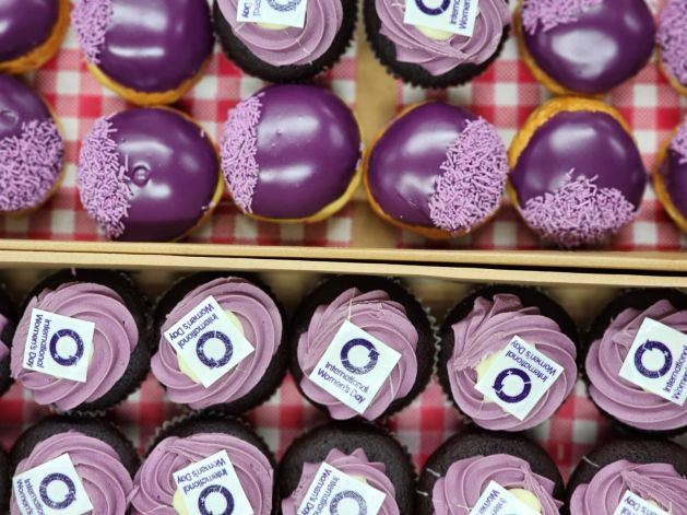 International Women's Day Cupcake Box