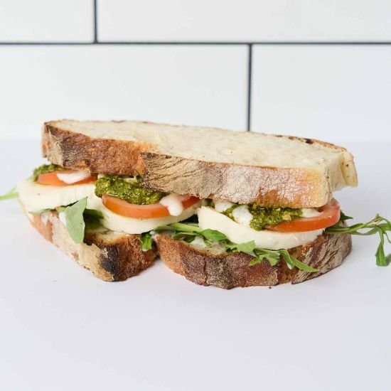  Mozzarella, Pesto & Tomato