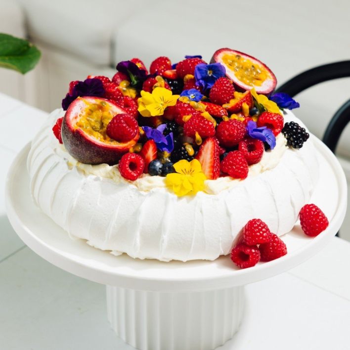 Large Pimms Pavlova 