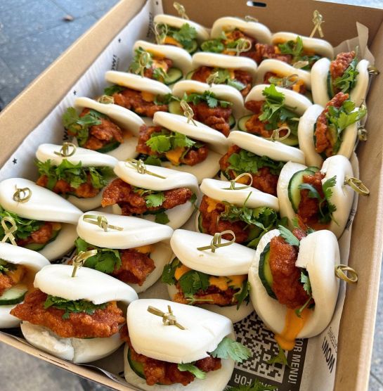 Karaage Chicken Bao Bun & Sriracha Mayo