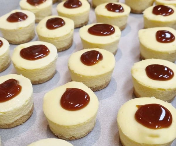 Mini Cheesecake & Messina Caramel