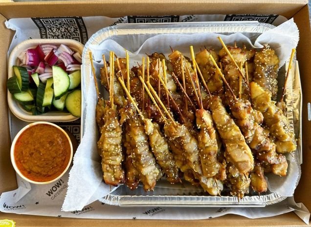 Satay Chicken Skewers & Satay Peanut Sauce