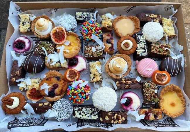 WOW! Signature Sweets Box