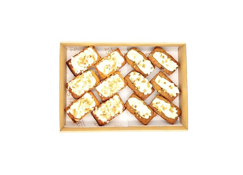 Timeless 12 Mini Cakes (Box of 12)