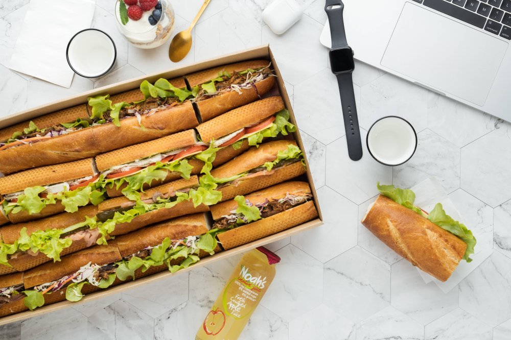 11 Creative Catering Ideas for Lunch Meetings to Boost Productivity and Collaboration