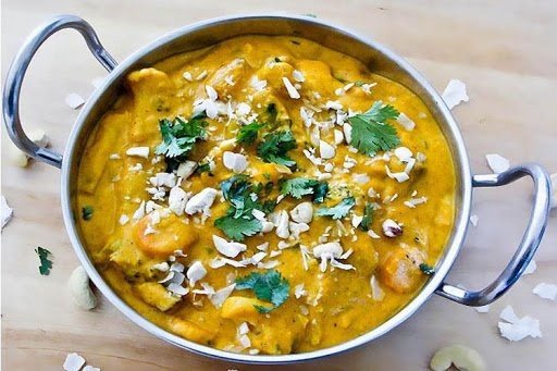 Shahi Korma with Rice & Naan