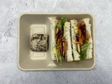 Sandwich & Sweets Lunch Pack