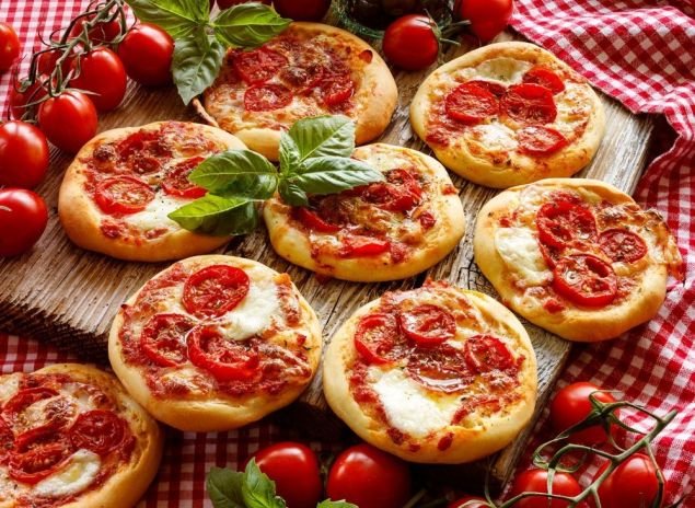 Gourmet Mini Pizza (Box of 20)