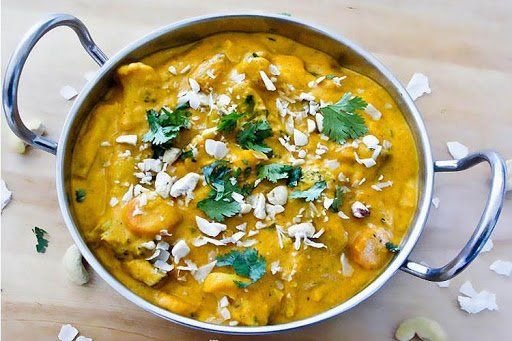 Shahi Korma with Rice & Naan