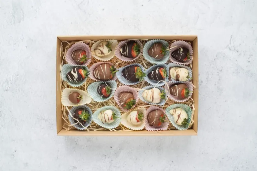 Rainbow Chocolate Dipped Strawberries  (24)